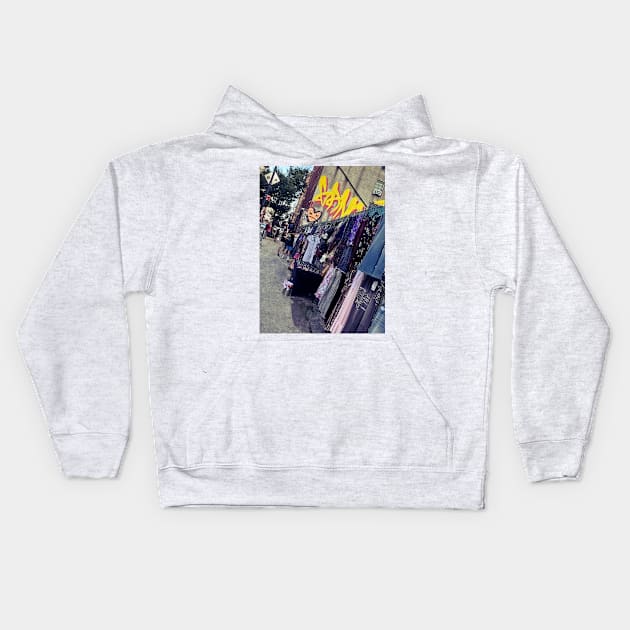 Manhattan Street Art Graffiti NYC Kids Hoodie by eleonoraingrid